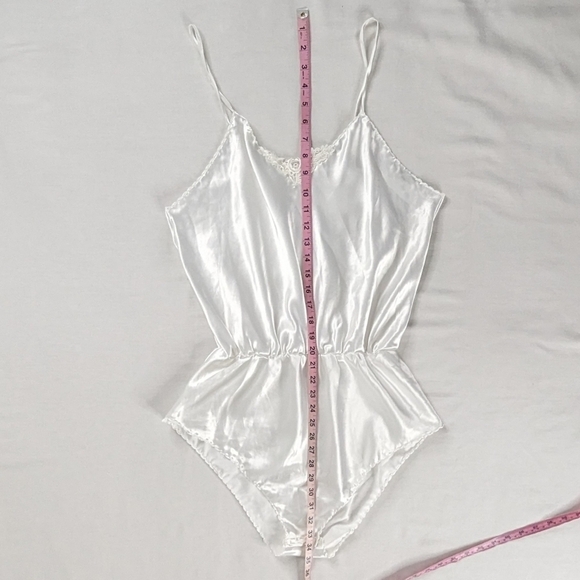 VTG White Lace Trim Satin Teddy Cinch Waist Romper - Picture 10 of 10